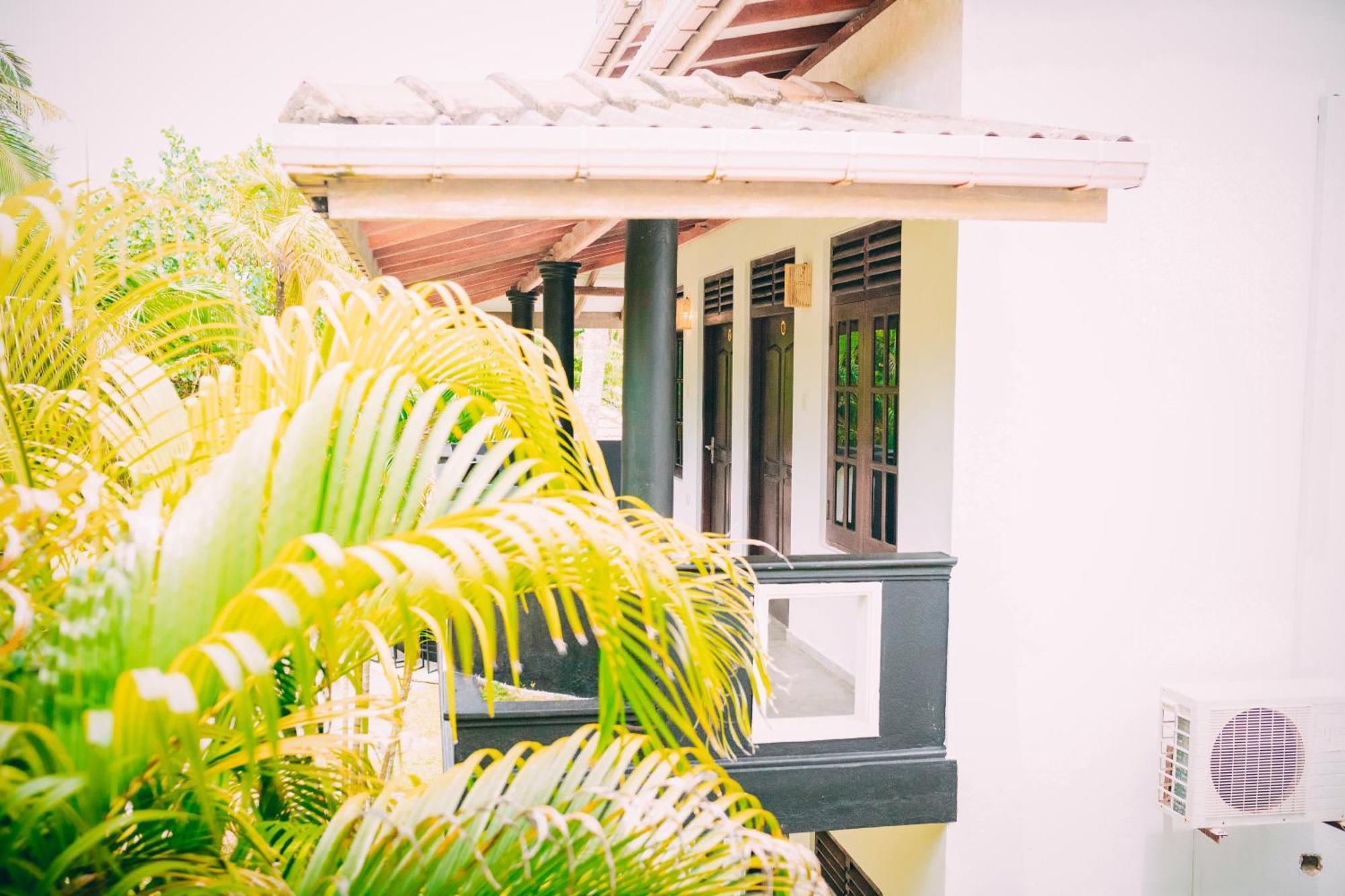 Pineapple Surf Ahangama Exterior foto